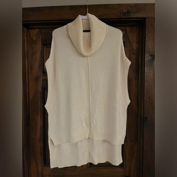 BCBGMaxAzria Tops - BCBG MAXAZRIA Ivory Womens Sleeveless Knit Turtleneck Sweater Size M/L